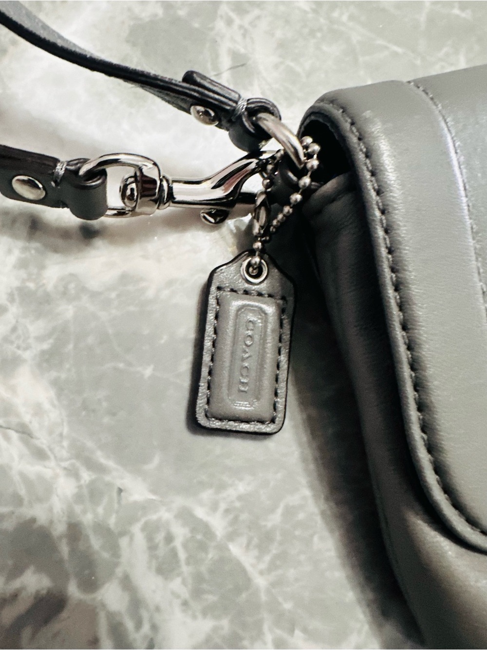 Coach Kristin GRAY Leather Wristlet Clutch Bag Charm & Leather Strap Satin Lined - Picture 7 of 7